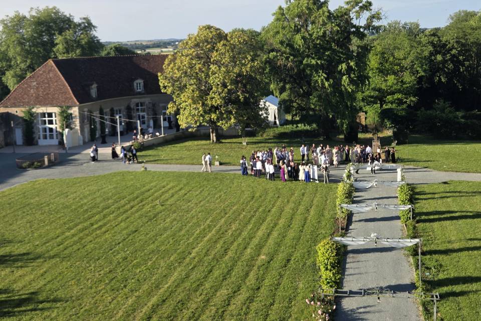 Dans un parc majestueux