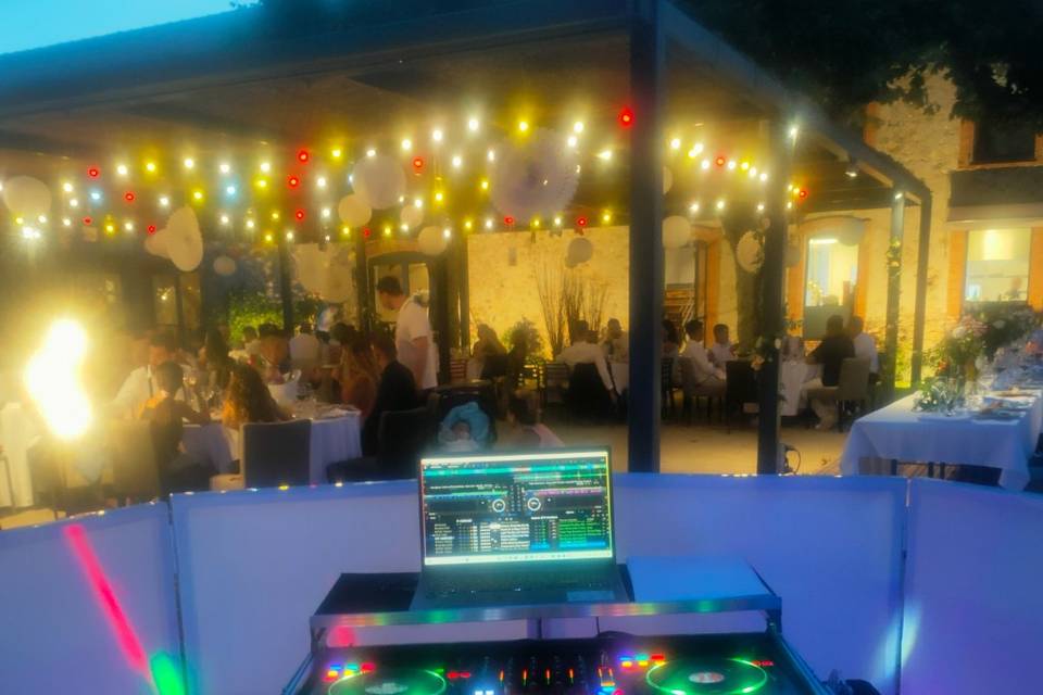 Stand DJ