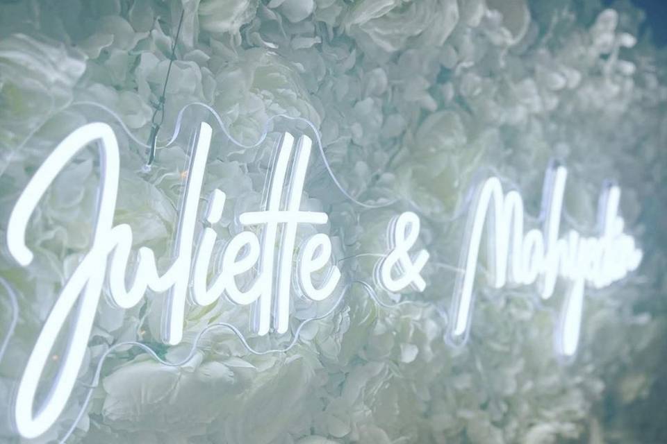 Mur de fleurs et personnalisé