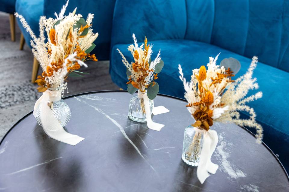 Fleurs Séchees Table