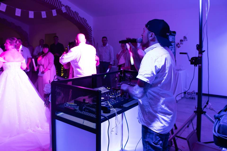 Dj