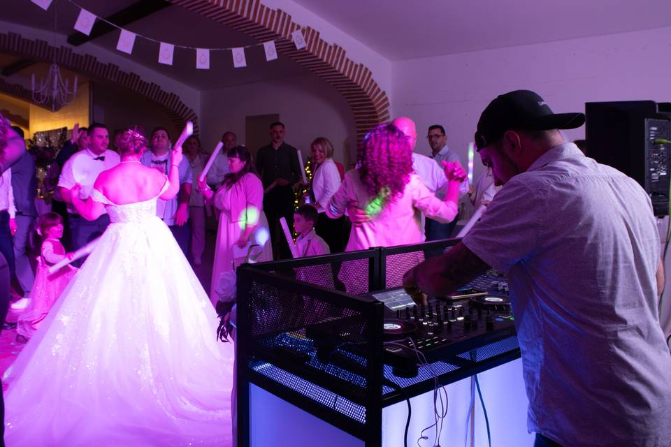 Dj