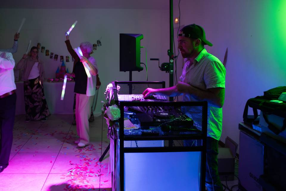 Dj