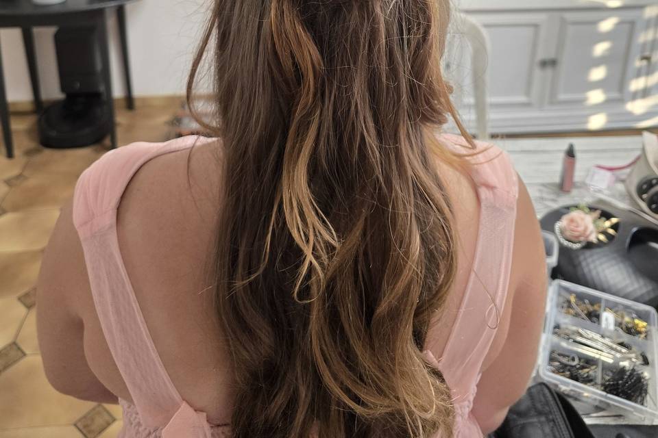 Demi-chignon