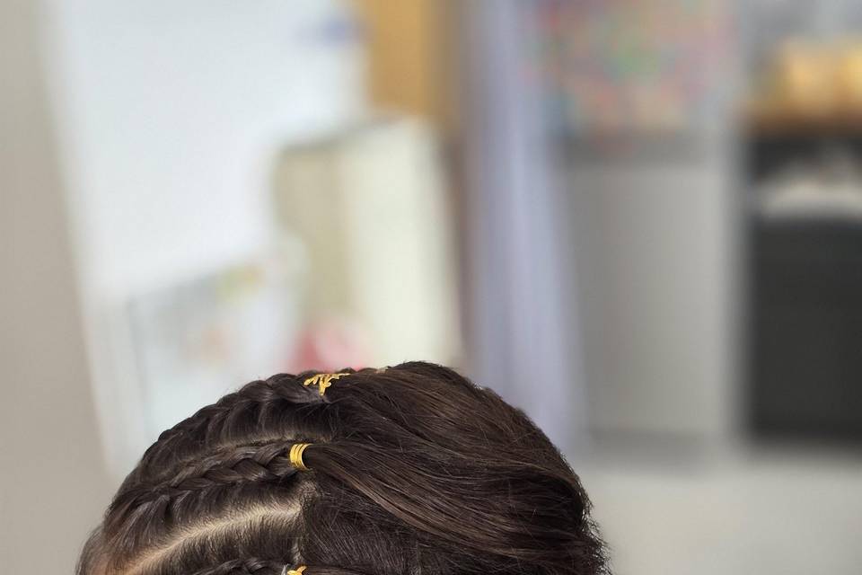 Tresses demi tête et chignon