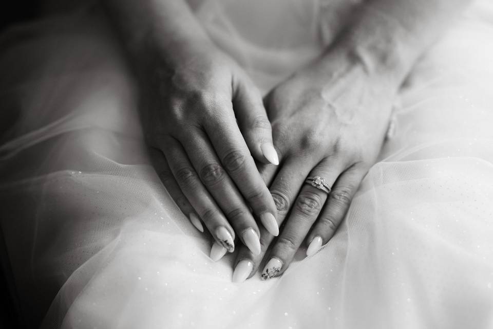 Les mains de la mariée