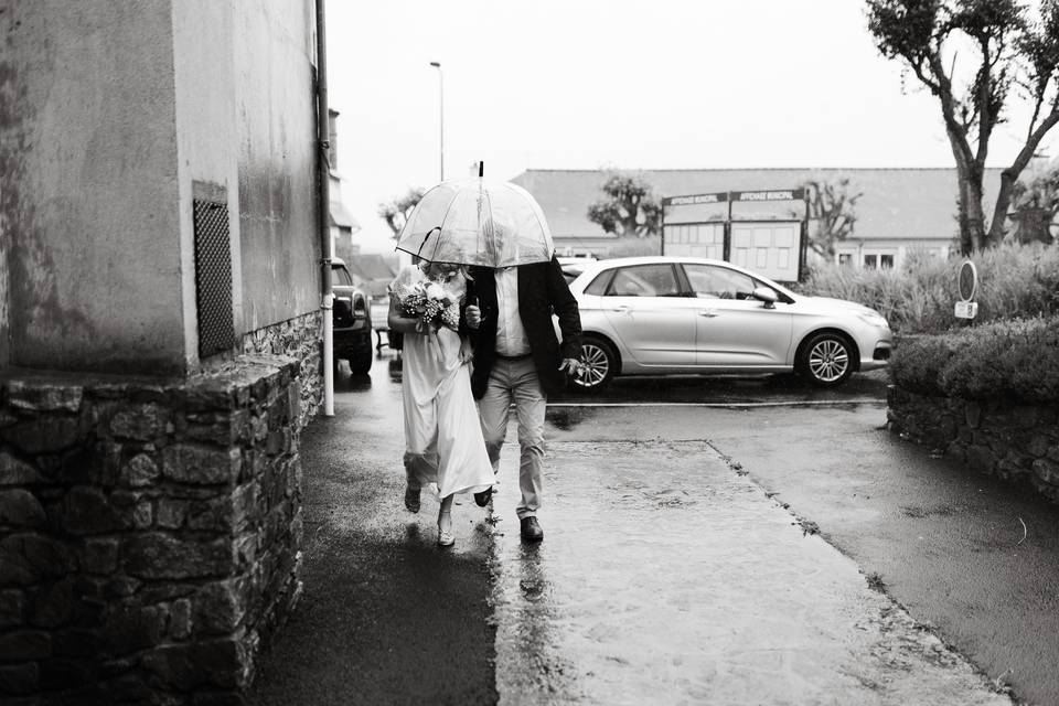 Arrivée sous la pluie