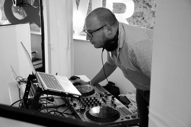 DJ BY