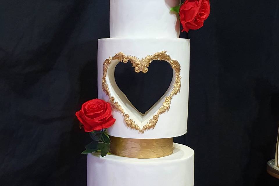 Chic wedding heart cake