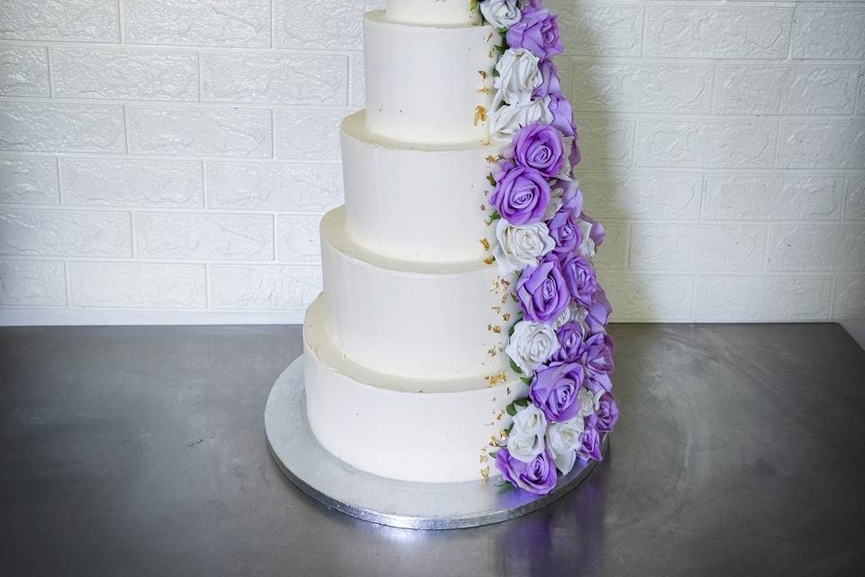 Wedding cake cascade de rosesl