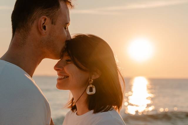 Un couple sur la plage