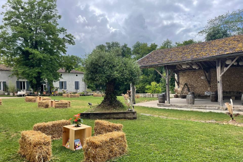 Halle couverte 180m²