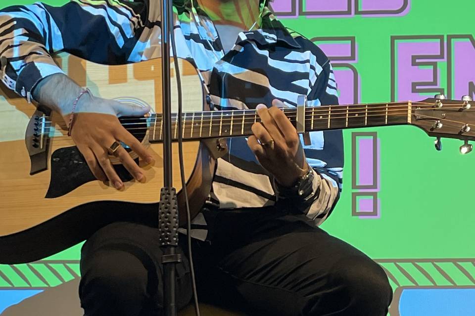 Concert dans un bar.