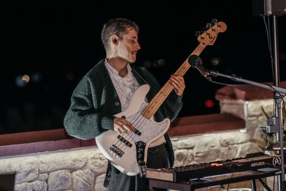 Adrien / basse