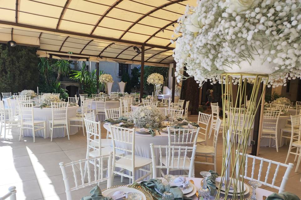 Diner sous pergola