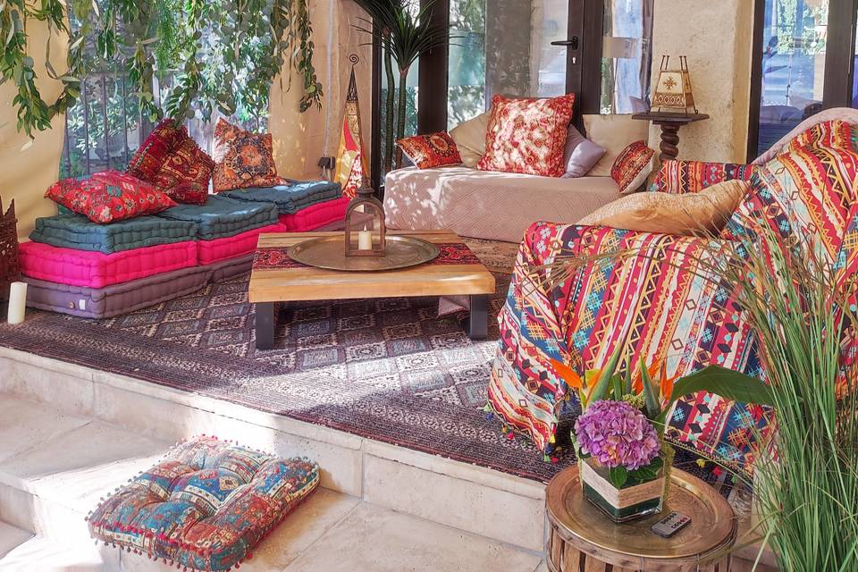 Coin sofa décoré