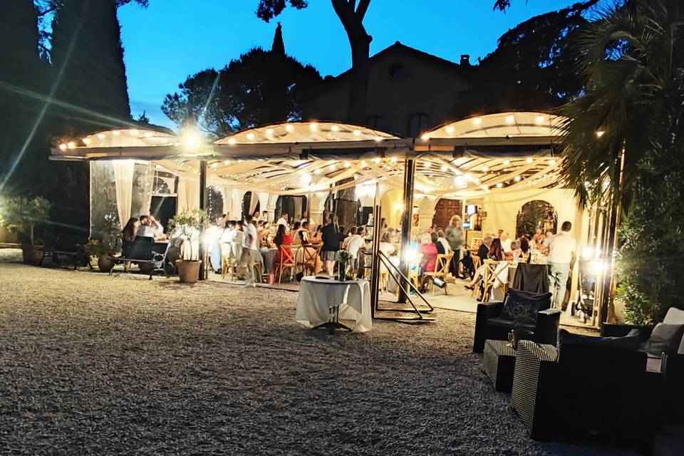 Diner sous pergola