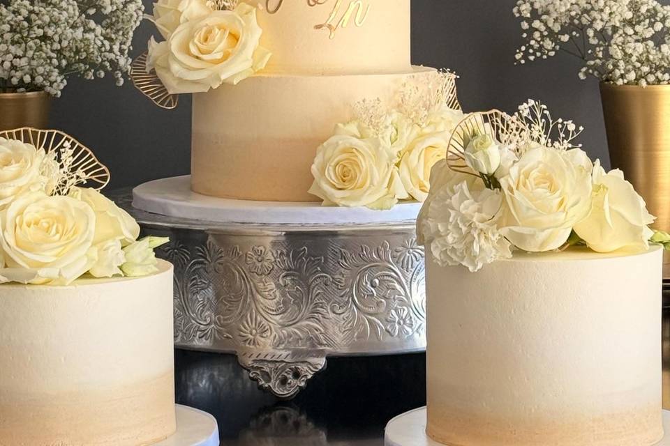 Wedding cake beige