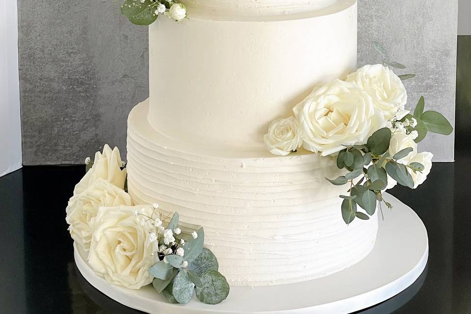 Ensemble Wedding cake