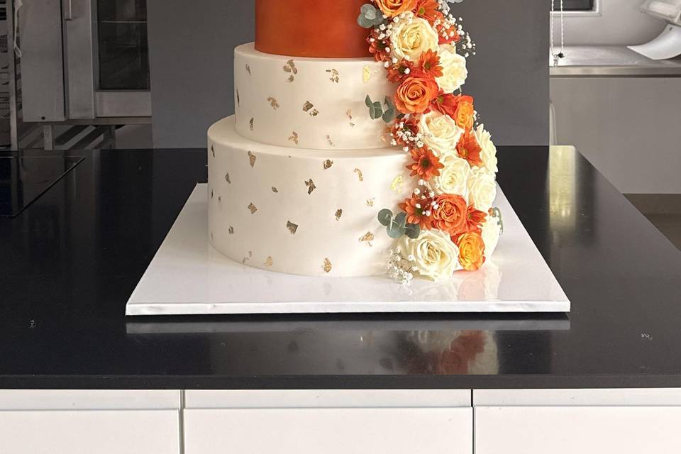 Wedding cake factice