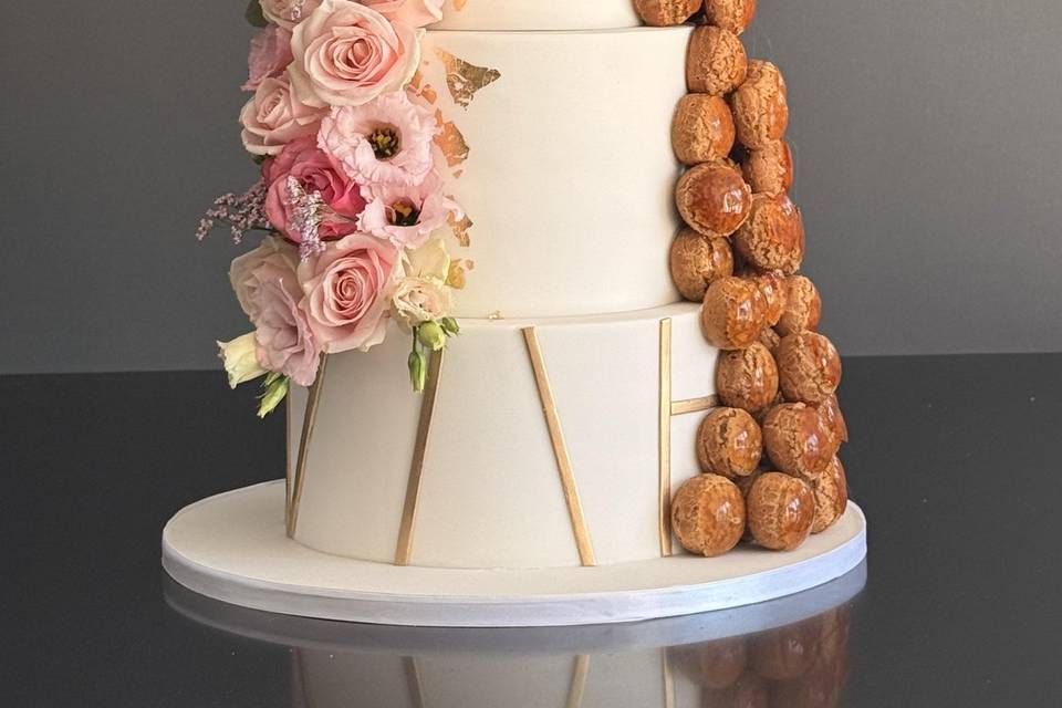 Wedding cake choux pastel