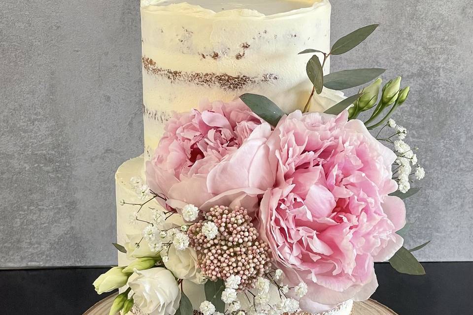 Naked cake pivoine