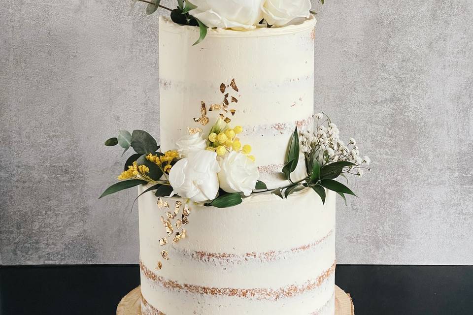 Naked cake pivoine