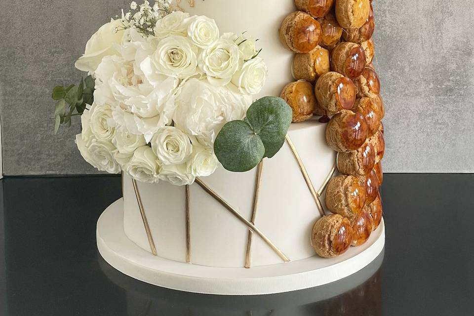 Wedding cake choux et or