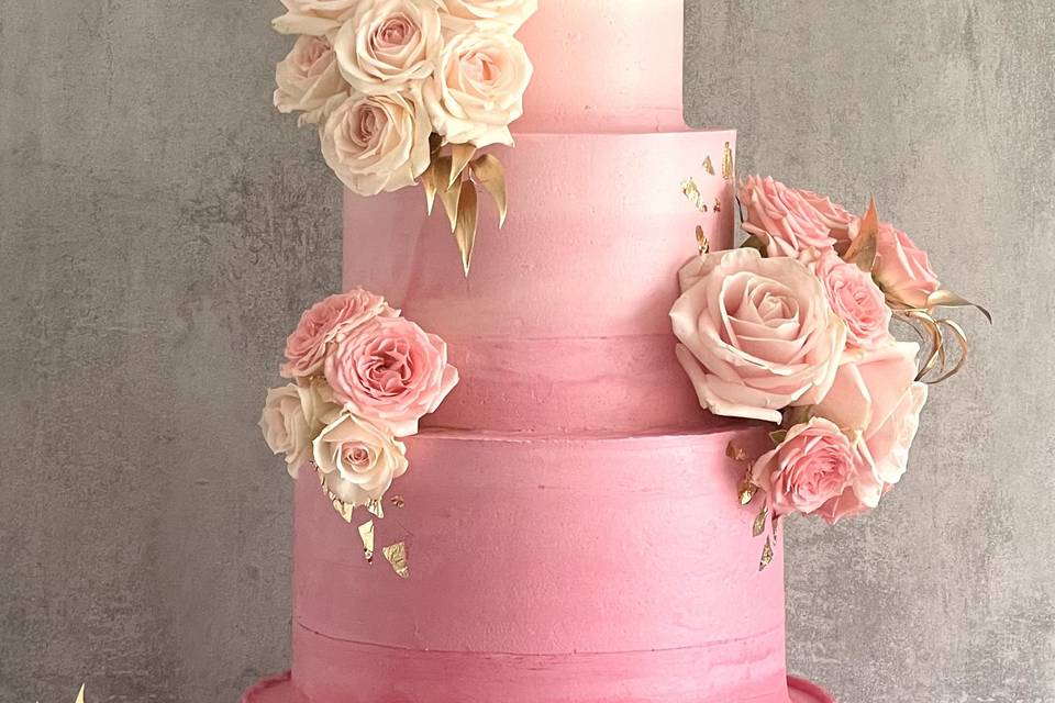 Wedding cake perles et fleurs