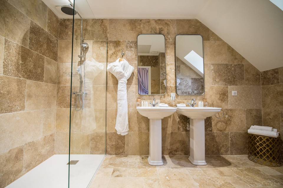 Salle de bain chambre XII