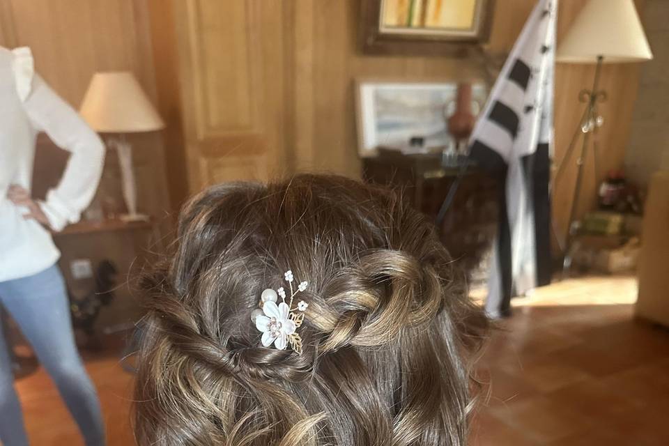 Coiffure attache