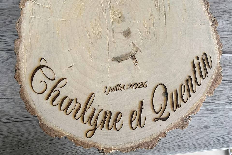 Gravure sur tranche en bois