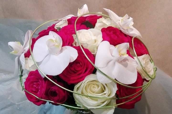 Bouquet roses avec spirale bon