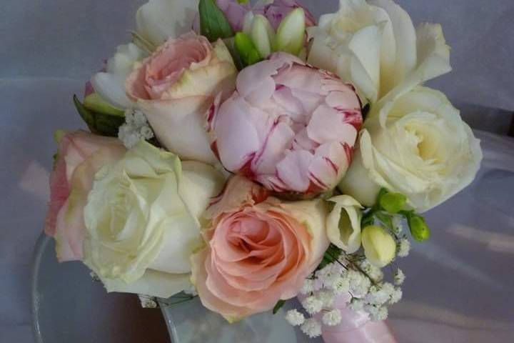 Bouquet Pivoines et roses