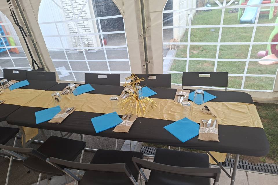Table nappe et chaise