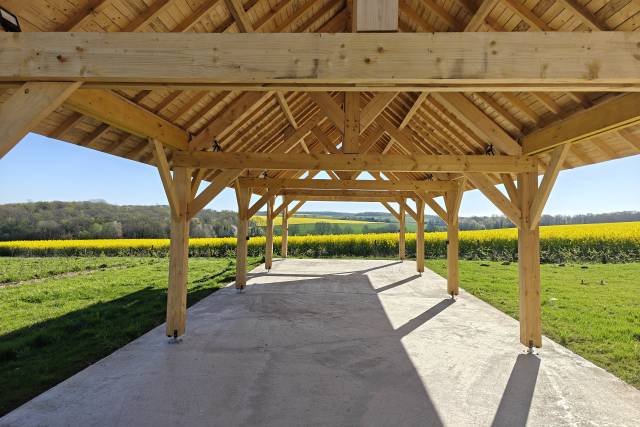 Préau vue sur la campagne