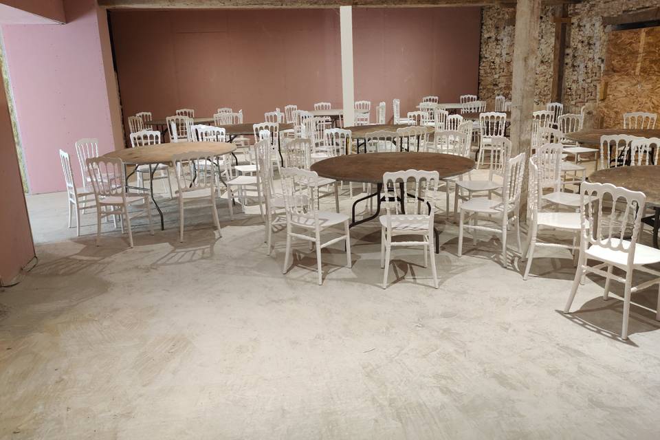 Salle avec 10 tables