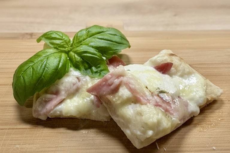 Pinsa Crème Jambon Mozzarella