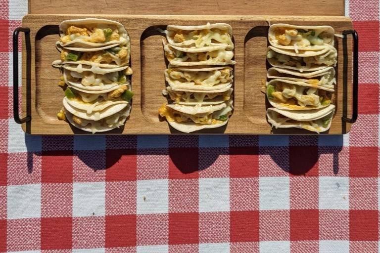 Taco Poulet Poivron Cheddar