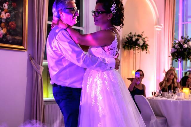 Une première danse sur les nua
