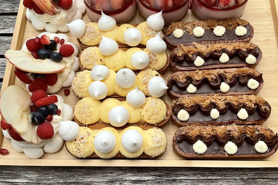 Plateau cheesecake et éclairs