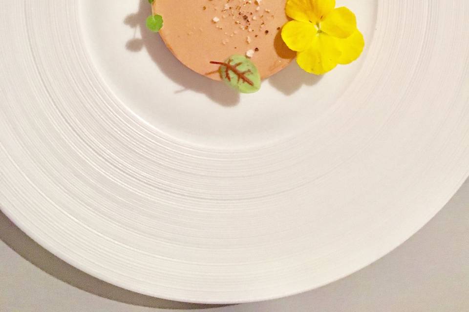 Entrée autour du foie gras