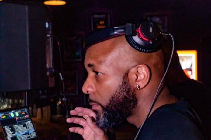 DJ Niks