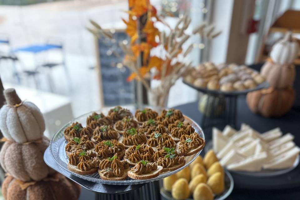 Buffet apéritif https://cdn0.m
