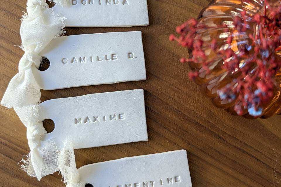 Marque-places en argile