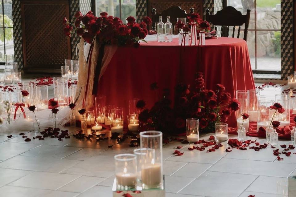Table rouge 400€