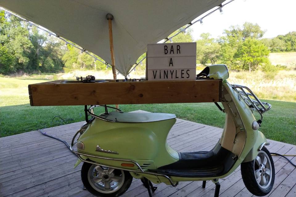 Vespa bar vynile