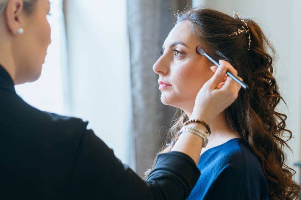 Préparatifs maquillage mariée