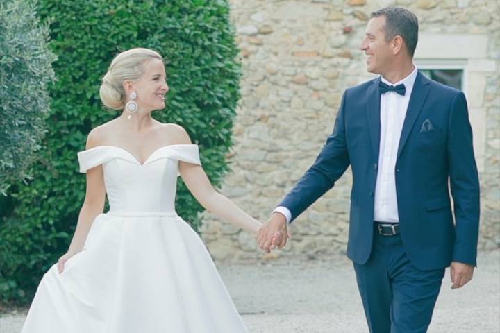 M&F marchant main dans la main