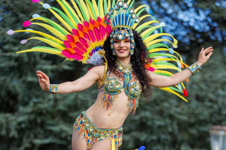 Orchestre et danseuse indienne